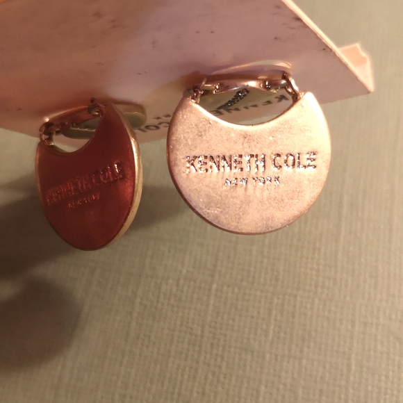 Kenneth Cole gold tone earrings 🔥🧱 - Picture 3 of 7